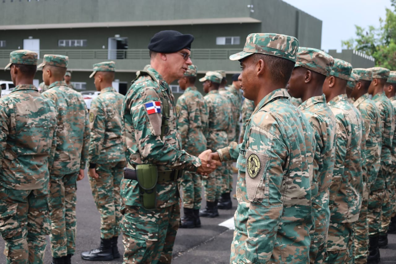 El Comandante General del Ejército realiza recorrido por la 7ma. Brigada de Infantería