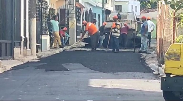Comunitarios de Los Alcarrizos agradecen intervención del presidente Abinader en el sector Nuevo Amanecer