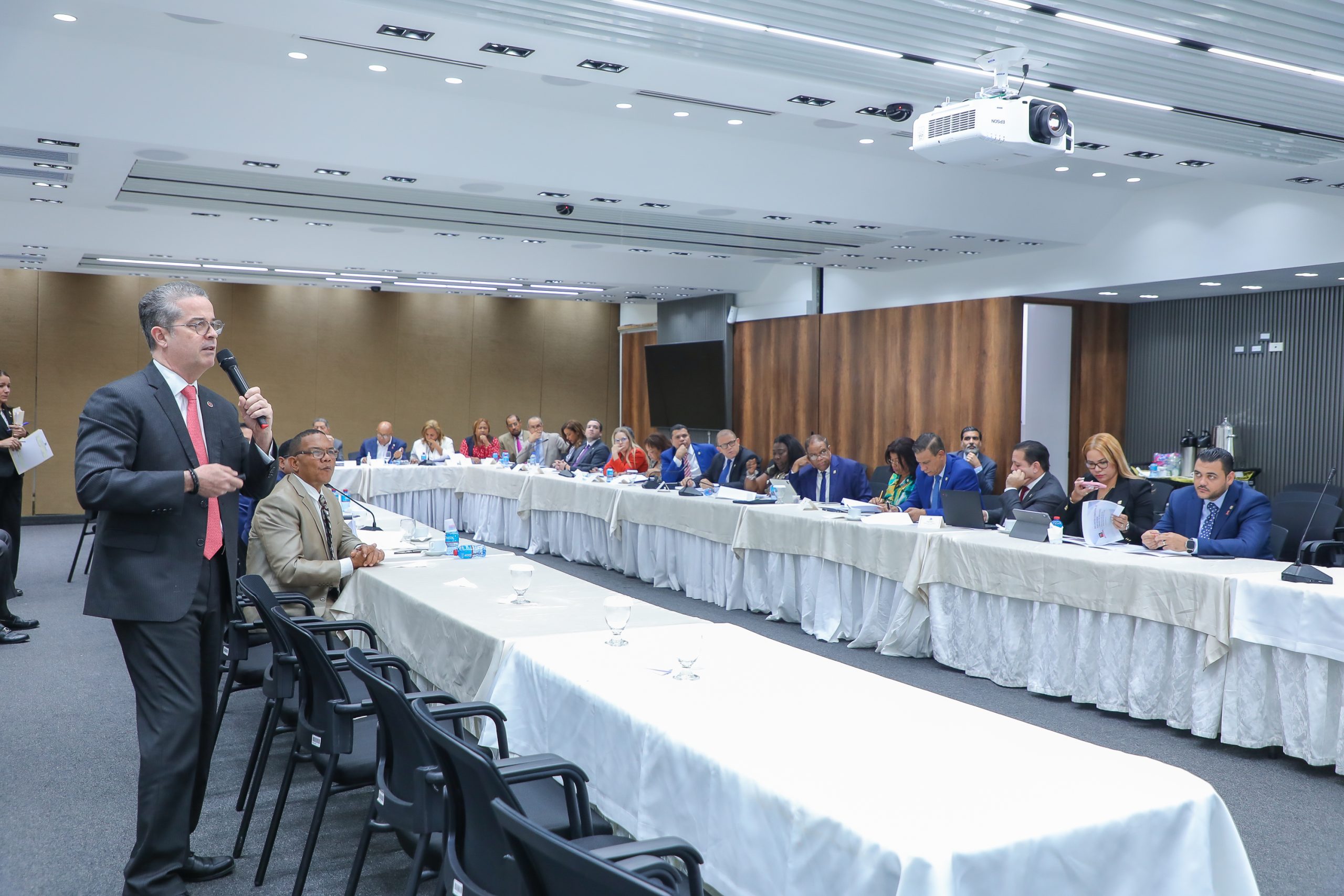 Comisión de Hacienda de la Cámara de Diputados recibió y escuchó los planteamientos de nueve organizaciones en torno a la Modernización Fiscal