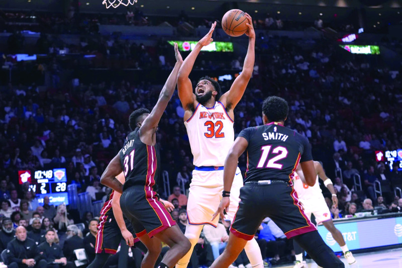 Karl-Anthony Towns Lidera la Victoria de los Knicks con 44 Puntos y 13 Rebotes ante los Heat de Miami