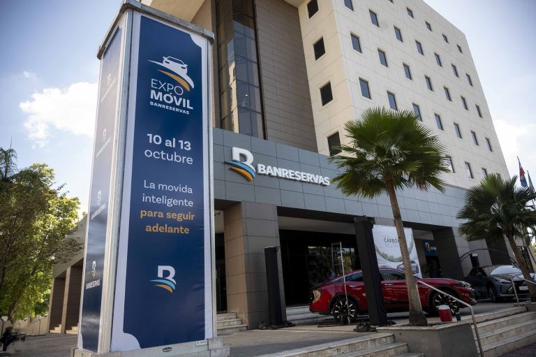 Banco de Reservas corrige error en transferencia a colaboradores del Ministerio de Medio Ambiente