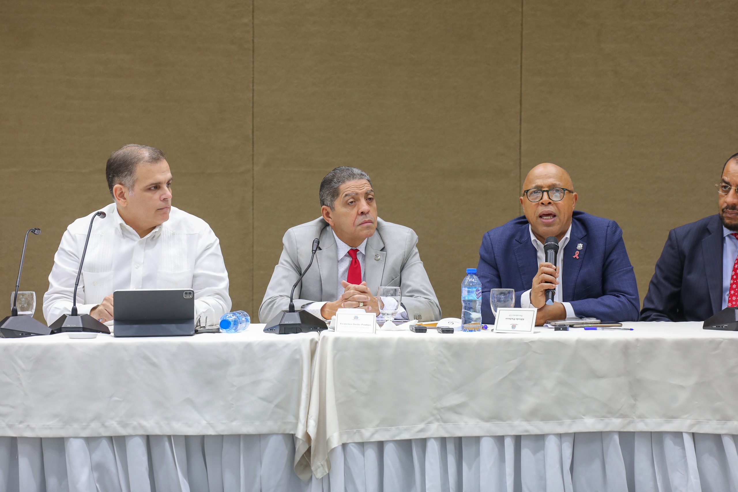 Ministro de Hacienda explica a comisión de diputados los detalles y alcance del proyecto de ley de Modernización Fiscal