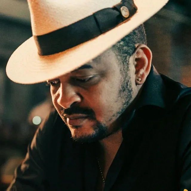 Wason Brazobán y Alex Bueno unirán sus voces en un concierto inolvidable en La Romana