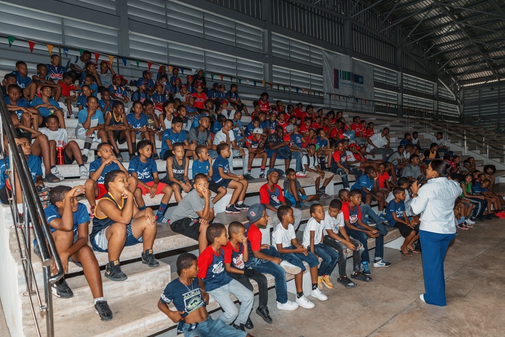 Alcaldía del Distrito Nacional realiza exitosa charla sobre la importancia del deporte en el Polideportivo Nuevo Domingo Savio