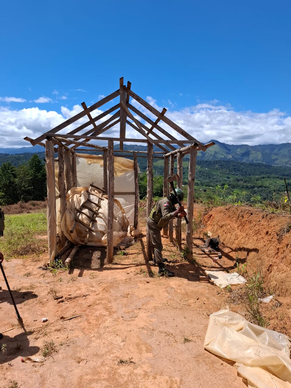 SENPA Despeja Zonas en Rancho Arriba para Proteger el Medio Ambiente
