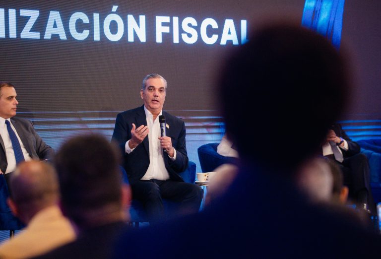Abinader Garantiza Auge del Turismo a Pesar de Reforma Fiscal