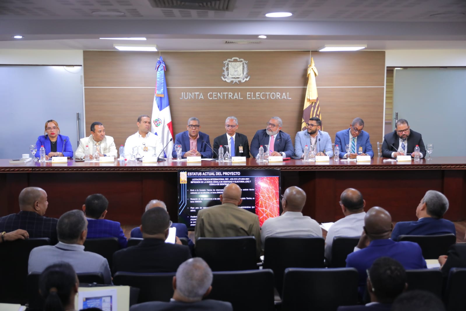 La JCE Presenta Avances en la Renovación de la Cédula de Identidad y Electoral