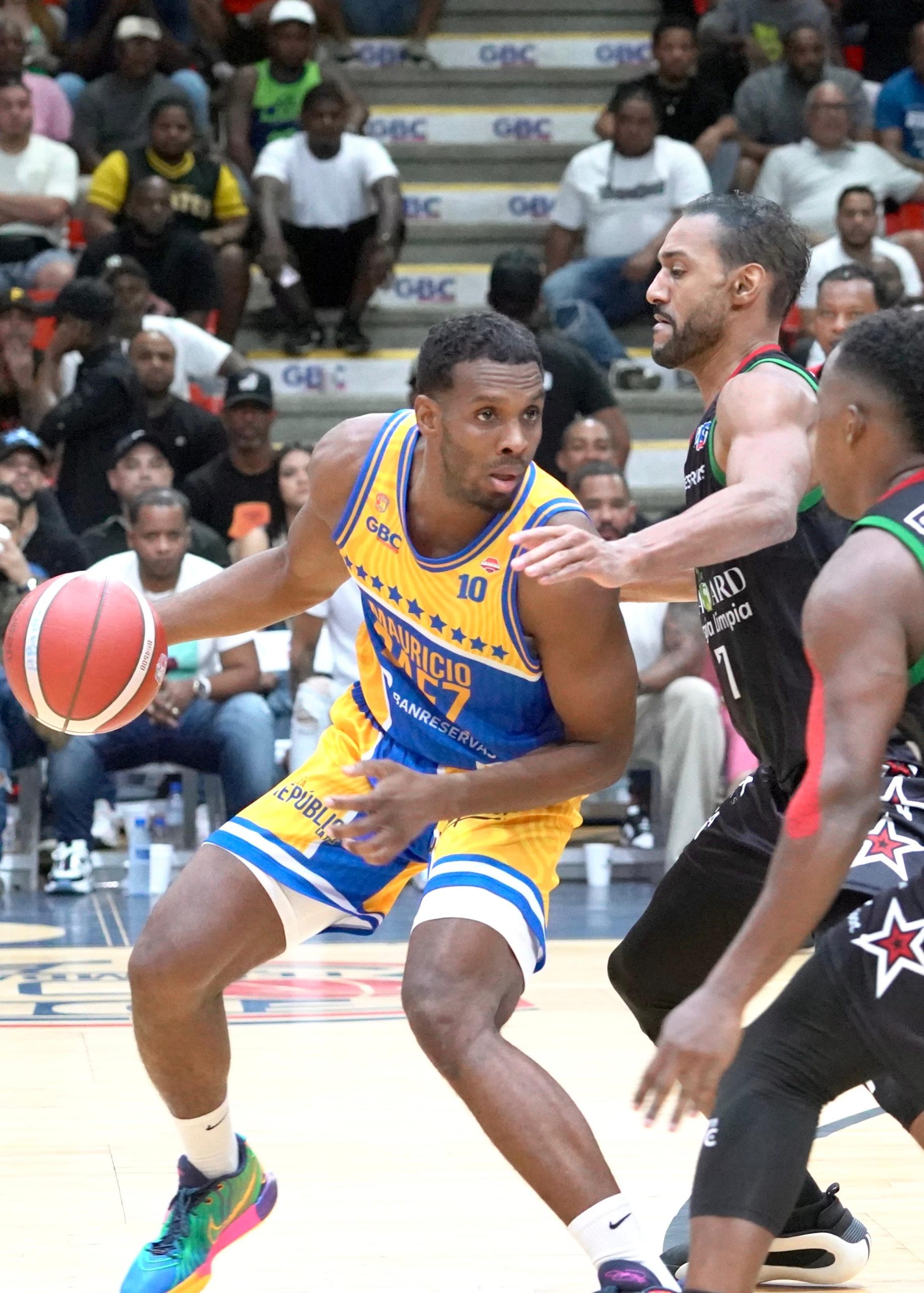 El Mauricio Báez Triunfa en Tiempo Extra ante Bameso en el TBS Distrito 2024