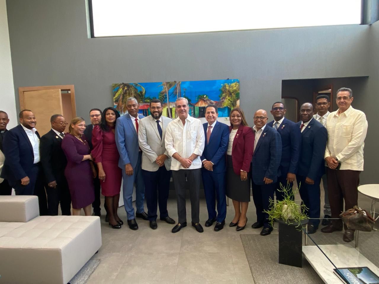 Presidente Abinader Asegura la Exención Fiscal para Iglesias Evangélicas en Nueva Ley de Modernización Fiscal