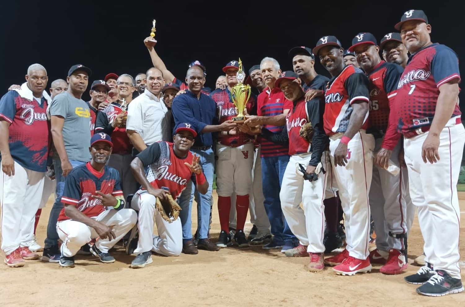 Villa Juana se corona campeón del torneo Rubén Pimentel máster B en emocionante final