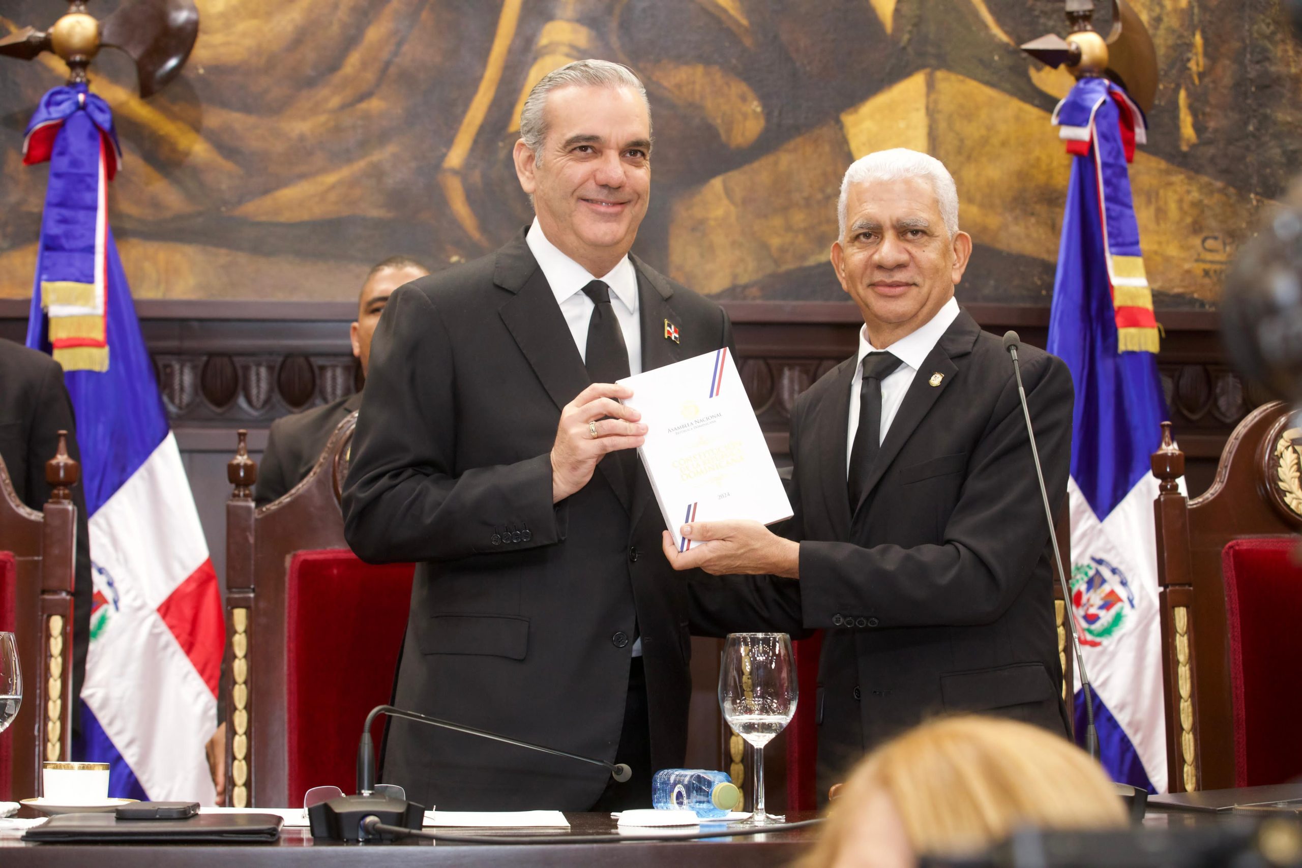 Presidente Abinader rechazó propuestas para habilitar a Danilo Medina en la reforma constitucional