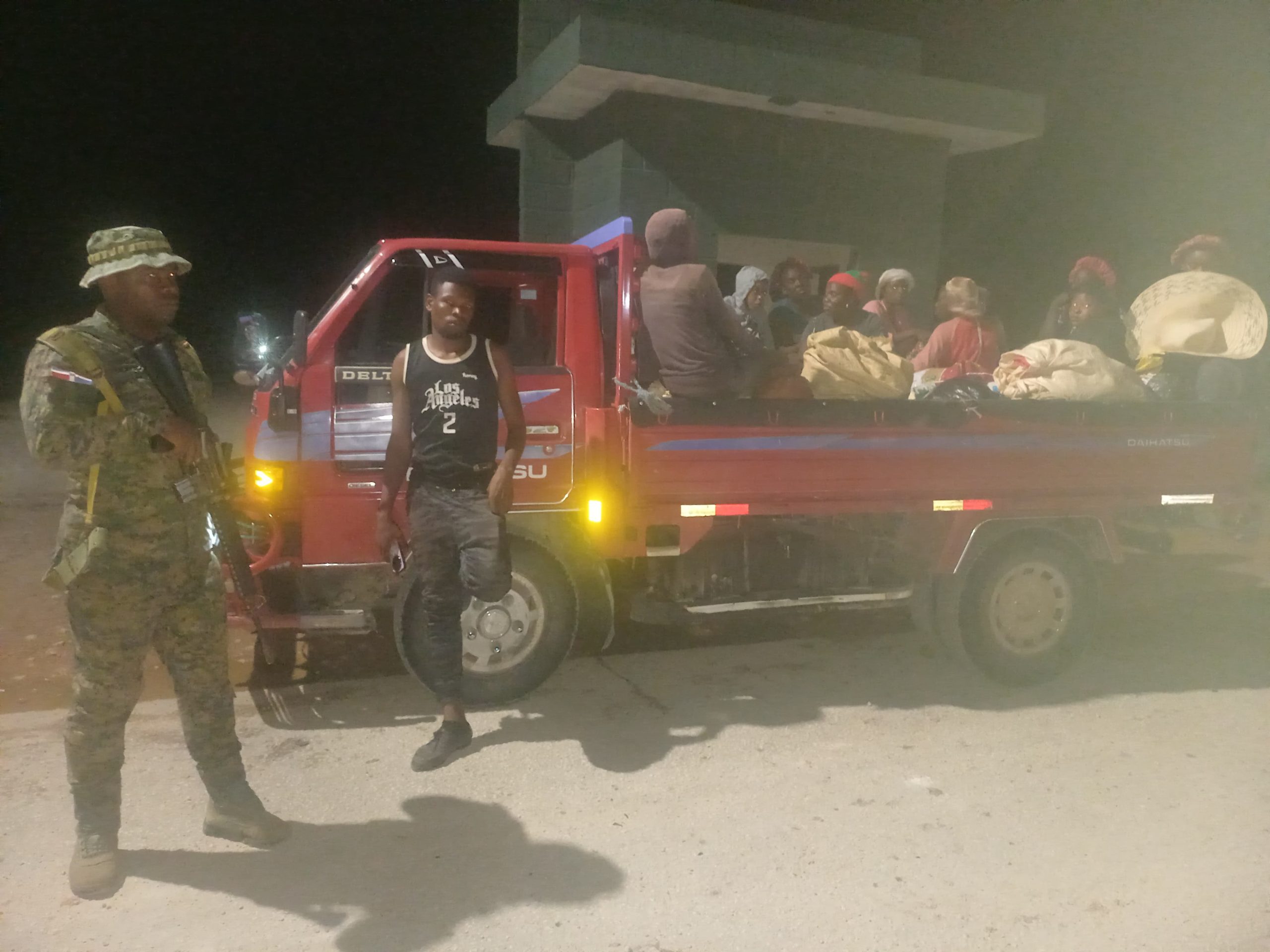 Ejército Dominicano intercepta grupos de migrantes haitianos irregulares en operaciones en San Juan de la Maguana y Pedernales