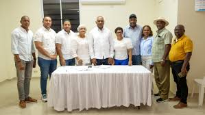 Senador Julito Fulcar Convoca a Alcaldes para Socializar el Plan Estratégico de Desarrollo Provincial en Peravia