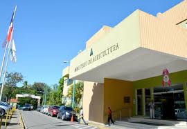 Agricultura suspende empleados por investigación de manejo de fondos