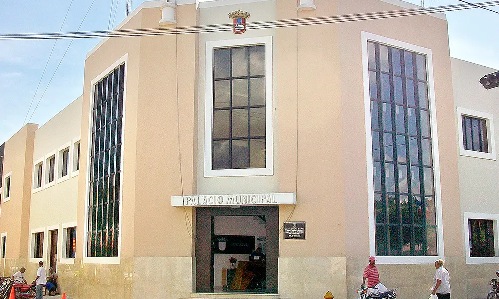 La Vega en Tensión Política: Oposición Exige Elecciones Extraordinarias Tras Renuncia de Alcalde