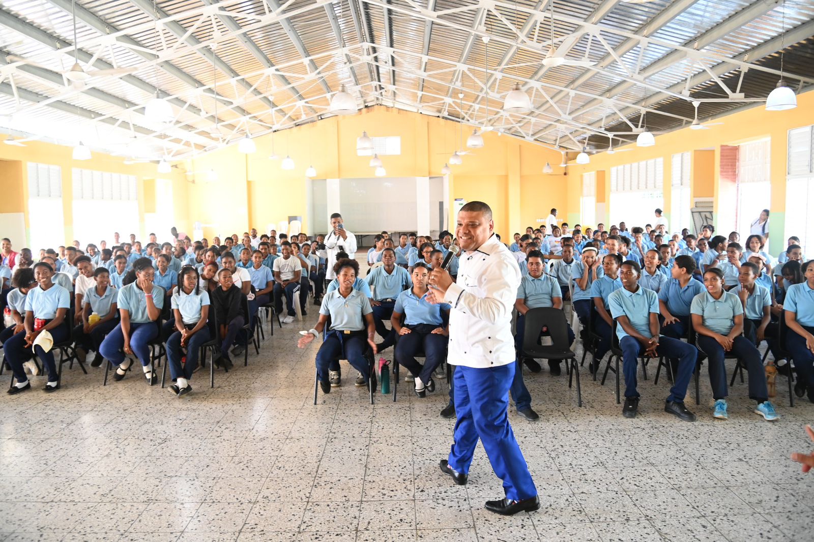 Oficina Legislativa Promueve Compromiso Ambiental en Jóvenes de Sabana Perdida