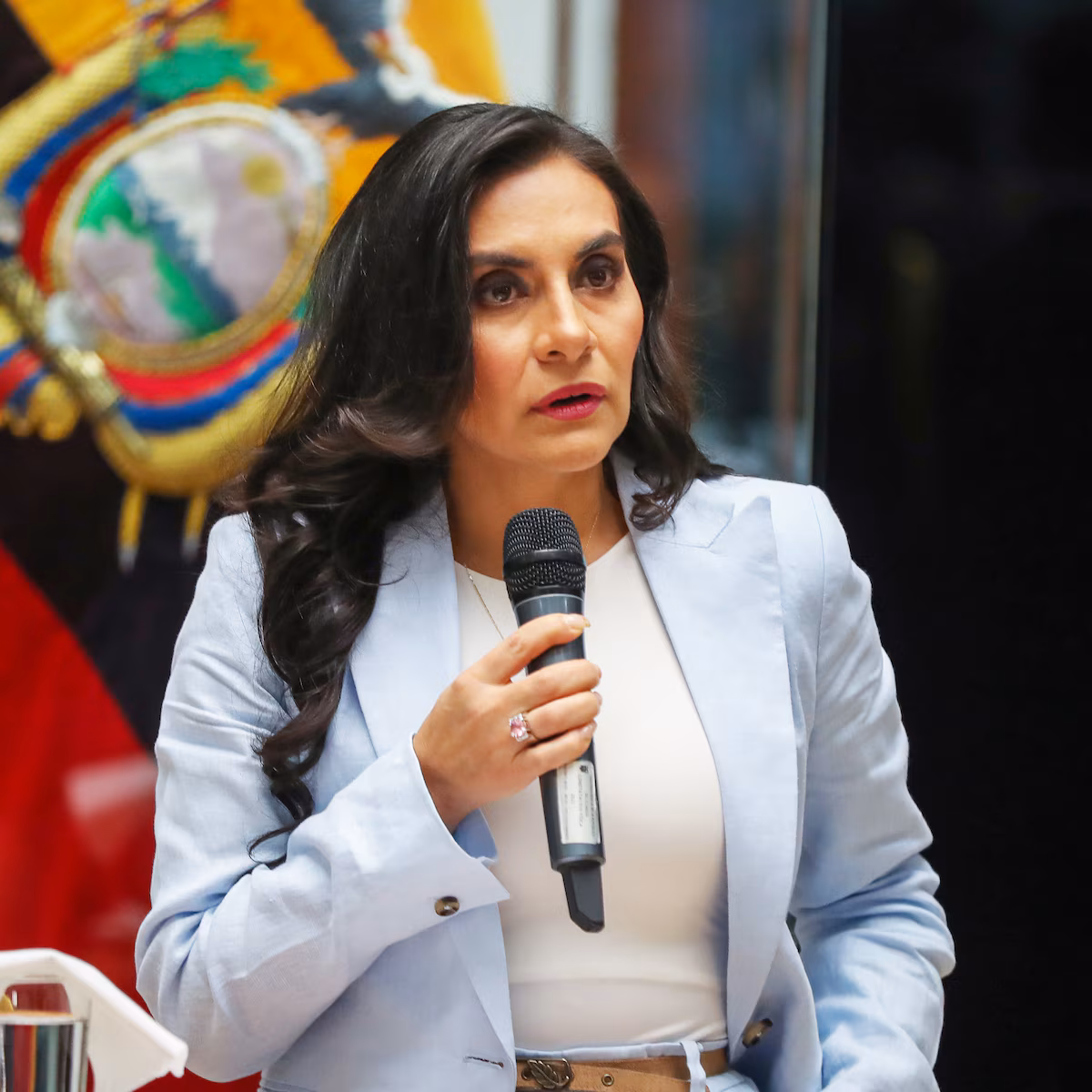 Ministerio de Trabajo sanciona a la vicepresidenta de Ecuador por abandono de funciones