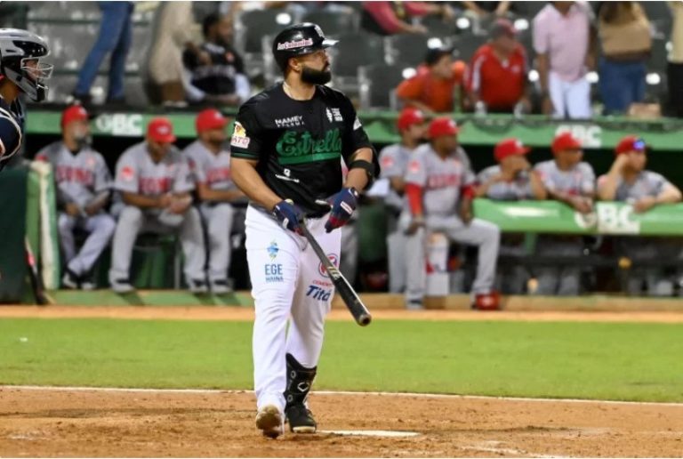 Las Estrellas Dejan en el Terreno a los Leones del Escogido con Dramático Triunfo 4-2