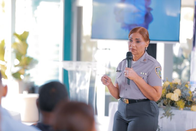 Montecristi impulsa propuestas para una Policía más cercana y confiable