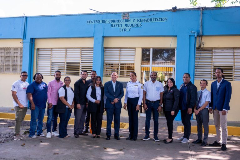CTC Inaugura Sala Digital en Rafey Mujeres y Certifica a Internas en Diseño y Sublimación