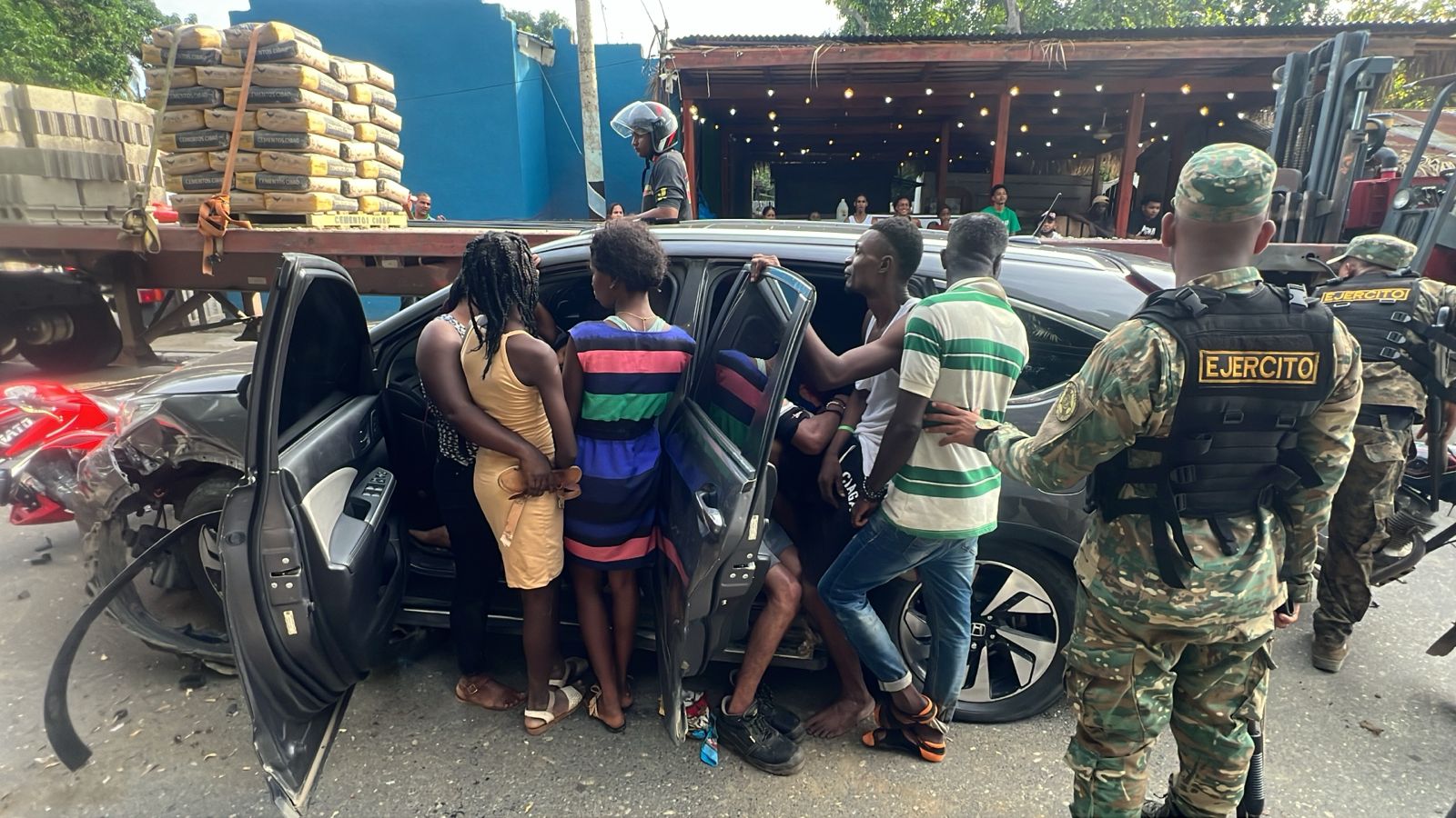 Detenido Conductor de Jeepeta que Intentó Escapar con 18 Haitianos Indocumentados en Boca de Mao