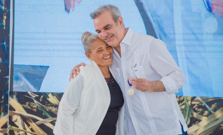 Presidente Abinader inaugura importantes obras para el desarrollo de María Trinidad Sánchez y Espaillat