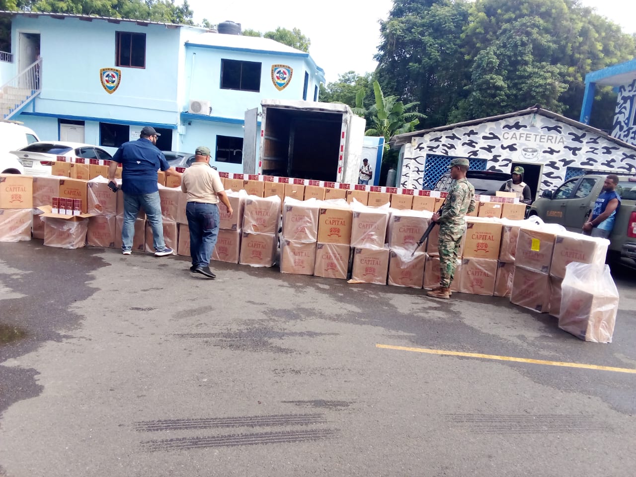 Ejército de República Dominicana Confisca Camión con 750 Mil Cigarrillos en Puerto Plata