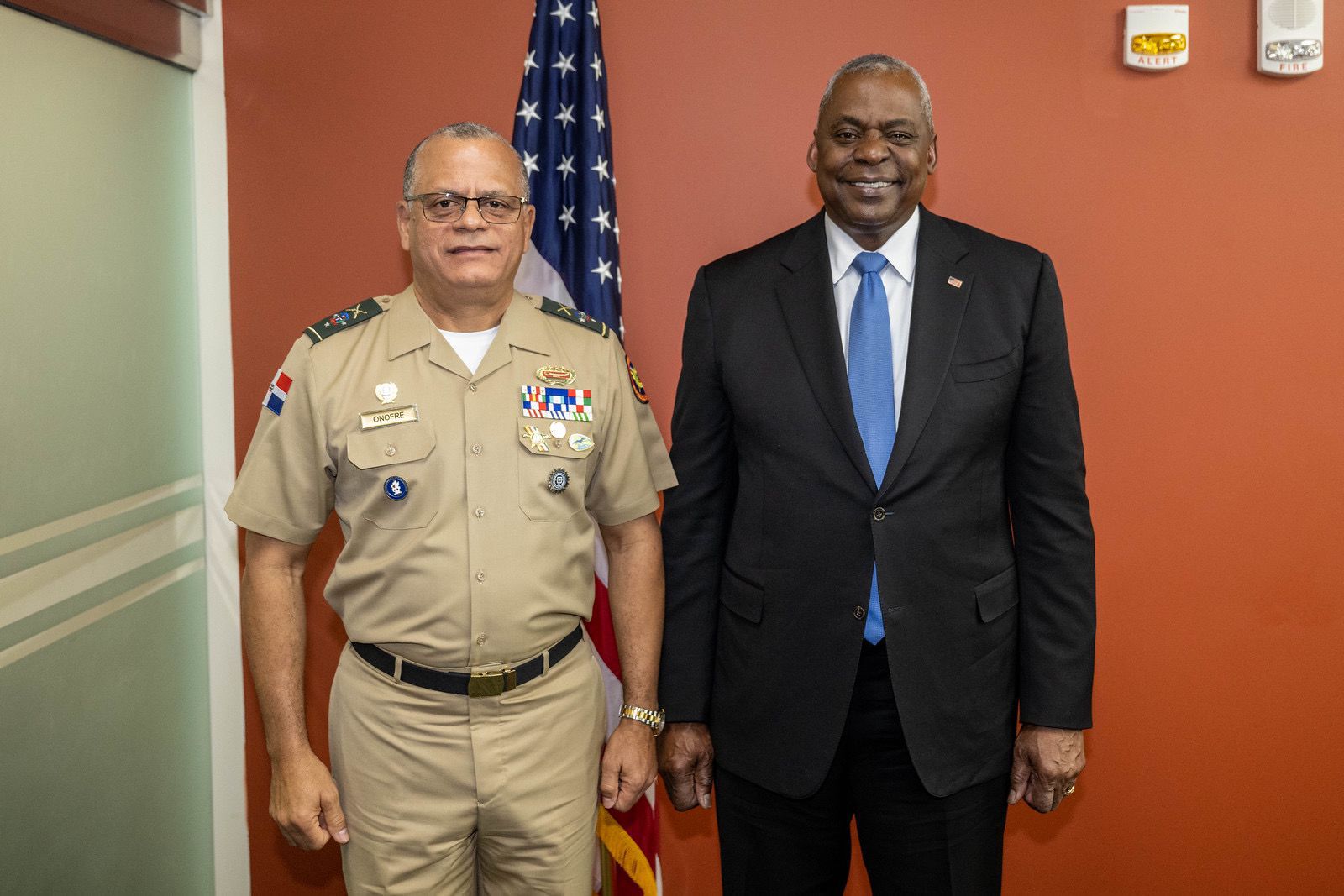 Ministro de Defensa Dominicano Participa en Traspaso de Mando del Comando Sur de EE.UU. UU.