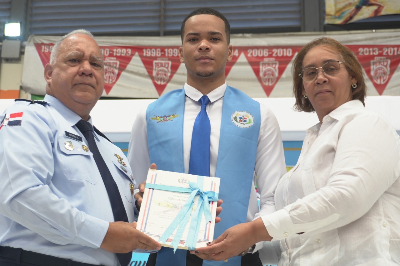 Más de 6,000 técnicos graduados fortalecen el desarrollo técnico-profesional en la región Sur del país