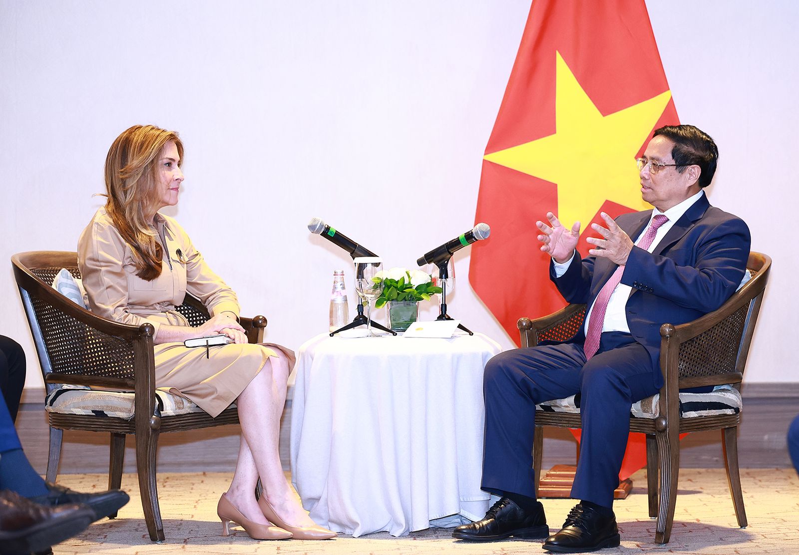 Carolina Mejía se reúne con el primer ministro de Vietnam para fortalecer lazos de cooperación bilateral