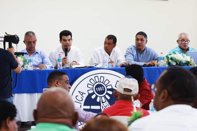 Wellington Arnaud prioriza soluciones a demandas comunitarias en La Altagracia y San Pedro de Macorís