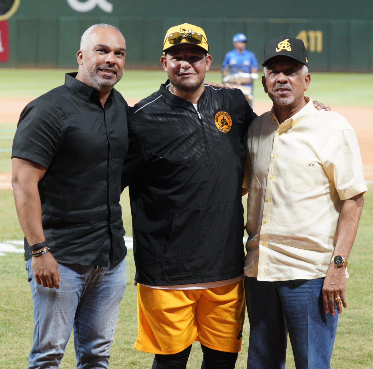 Fanáticos de las Águilas Cibaeñas Defienden a Yadier Molina ante Críticas de Franklin Mirabal