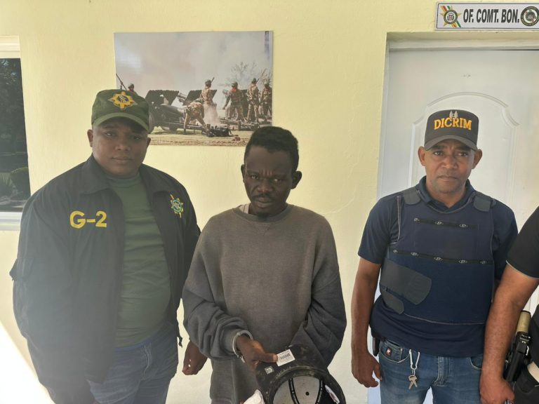 Ejército Dominicano detiene a ciudadano haitiano involucrado en agresión a personal médico del Hospital Darío Contreras