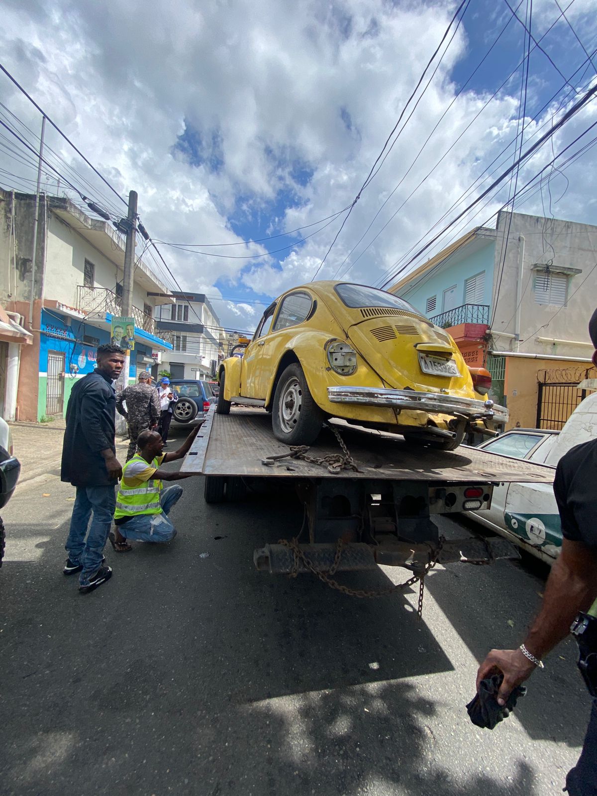Alcaldía del Distrito Nacional Retira Chatarras en Villa Juana para Mejorar Espacios Públicos