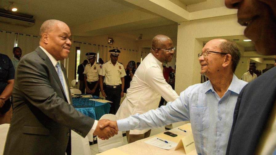 Consejo Presidencial Destituye al Primer Ministro Garry Conille tras Reunión Secreta con Abinader en Nueva York