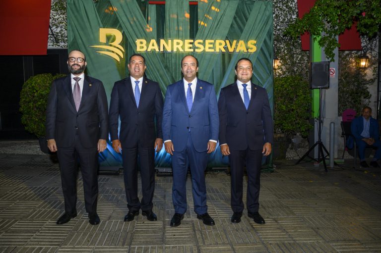 Banreservas celebra con sus clientes: Gratitud y cercanía, claves de su éxito