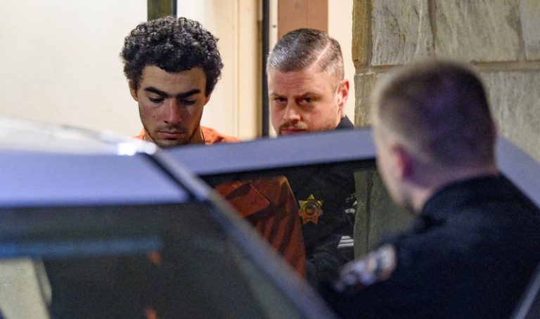 Capturan a presunto asesino en Nueva York con un arma fantasma fabricada en 3D