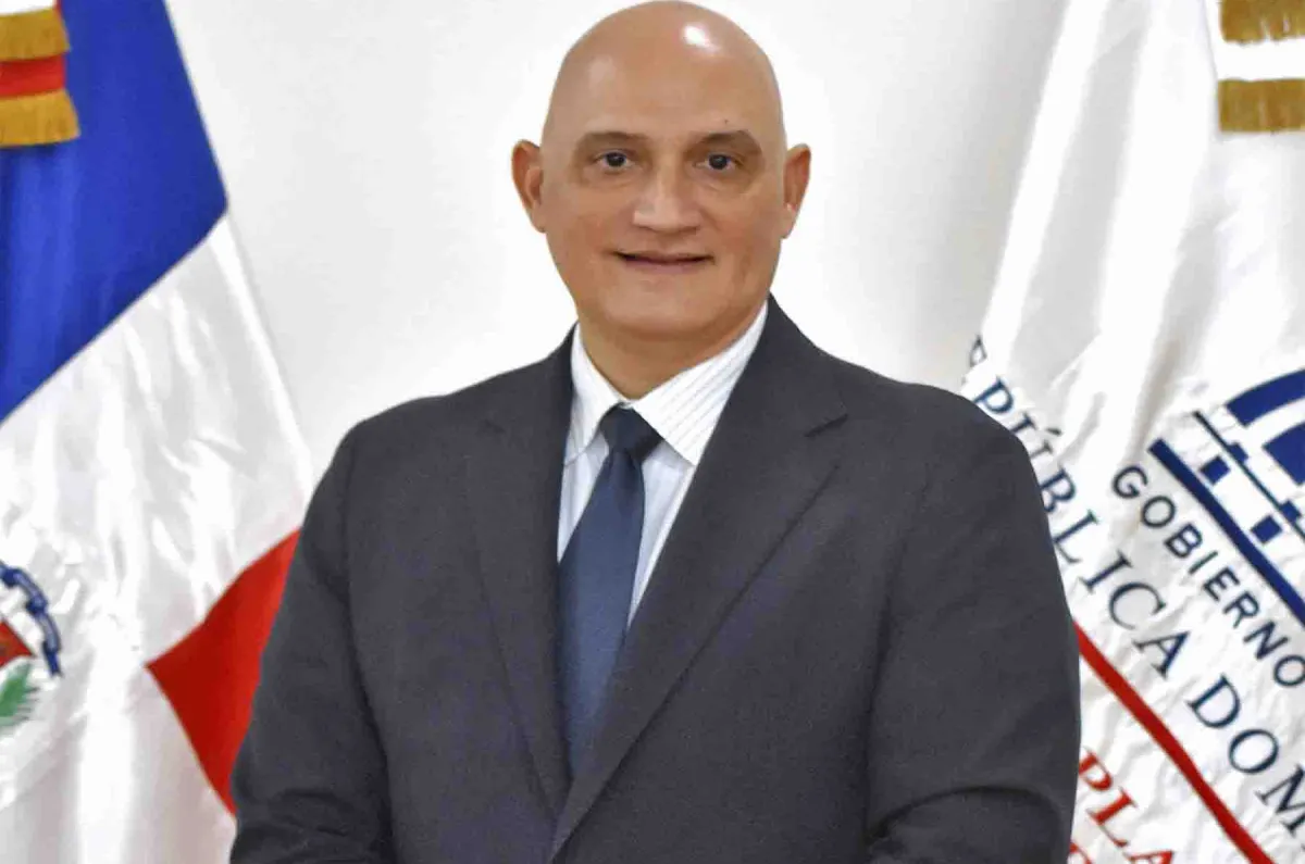 Pável Isa Contreras anuncia su renuncia tras liderar avances clave en la fusión del Ministerio de Economía y Hacienda