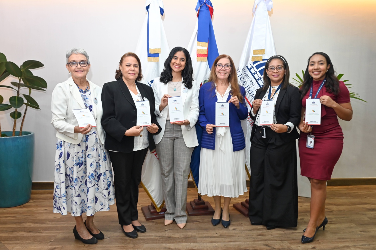 Ministerio de la Mujer Reafirma su Compromiso con la Excelencia al Lanzar la Segunda Carta Compromiso a la Ciudadanía