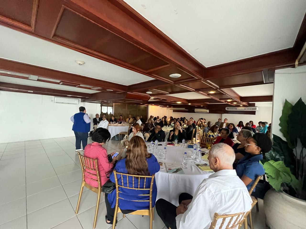 Fundación FEJUS Promueve Liderazgo Transformacional en Seminario-Taller de Gran Impacto