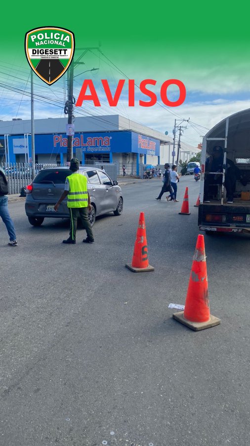 DIGESETT garantiza fluidez vehicular en la intersección Máximo Gómez con Nicolás de Ovando durante mantenimiento vial