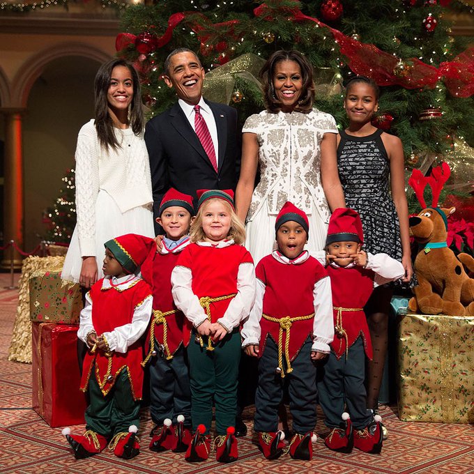 Barack y Michelle Obama Comparten un Mensaje de Gratitud y Esperanza esta Navidad