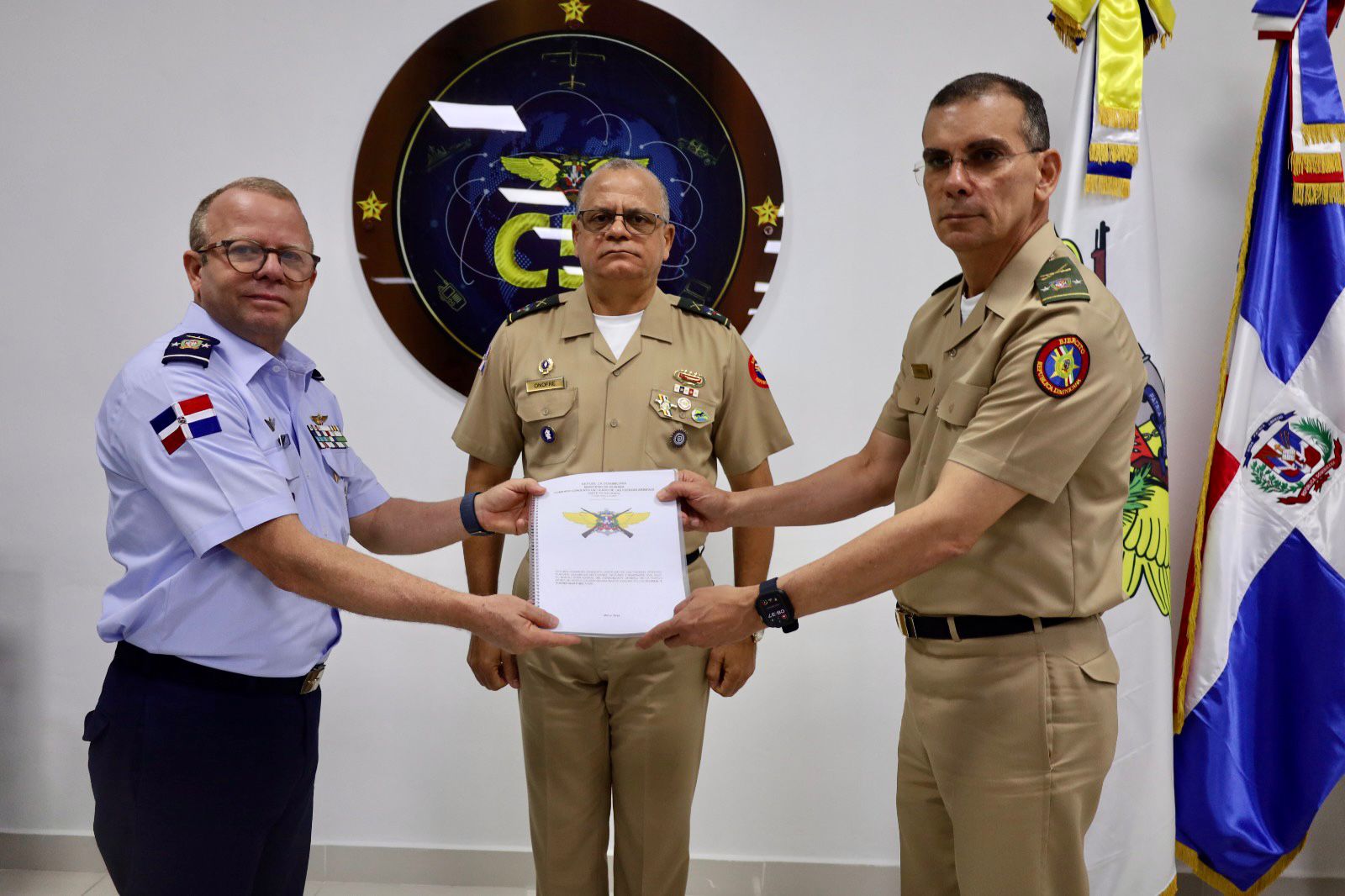 El Mayor General Jorge Iván Camino Pérez asume el mando del Comando Conjunto Unificado de las Fuerzas Armadas