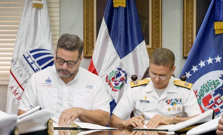 Armada y Ministerio de Medio Ambiente unen fuerzas para proteger las Dunas de Baní