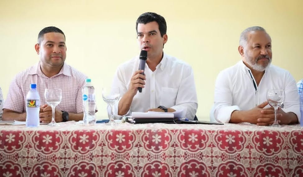 Wellington Arnaud anuncia avances y nuevas obras para optimizar el agua potable y alcantarillado en Peravia