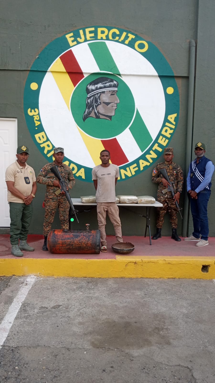 Ejército de República Dominicana Decomisa 97 Libras de Marihuana Oculta en Tanques de GLP en San Juan de la Maguana