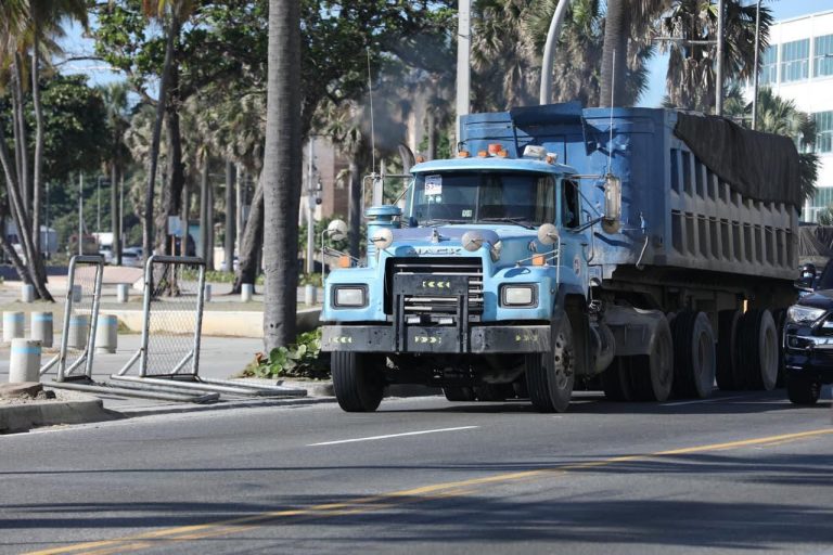 INTRANT PROHÍBE LA CIRCULACIÓN DE TRANSPORTE DE CARGA DURANTE LOS FERIADOS DE NAVIDAD Y AÑO NUEVO