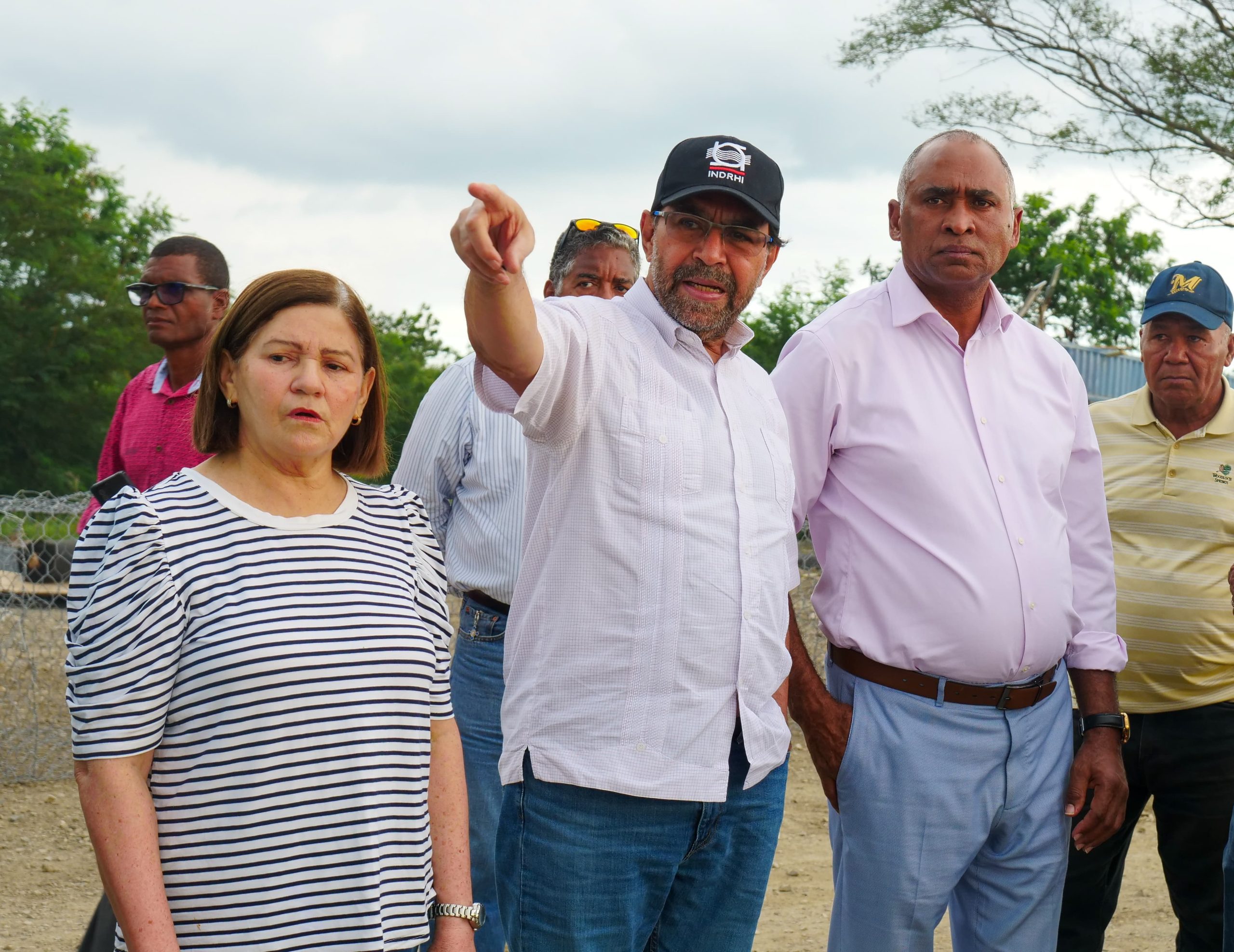Senador Julito Fulcar y el INDRHI impulsan importantes proyectos para el desarrollo agrícola de Cañafistol