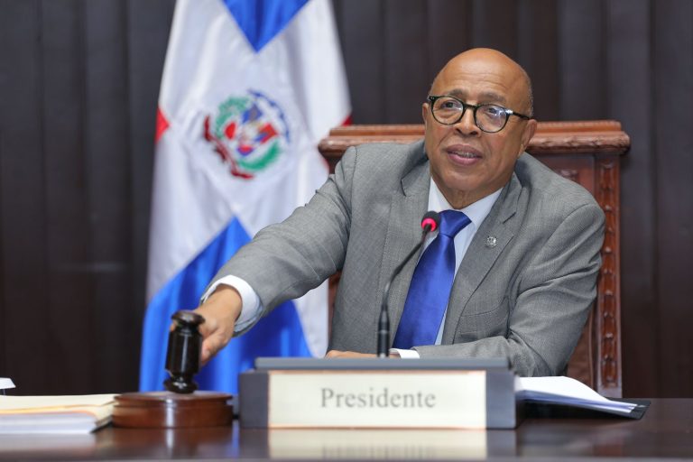 Cámara de Diputados aprueba acuerdos clave para servicios aéreos y exención de visados