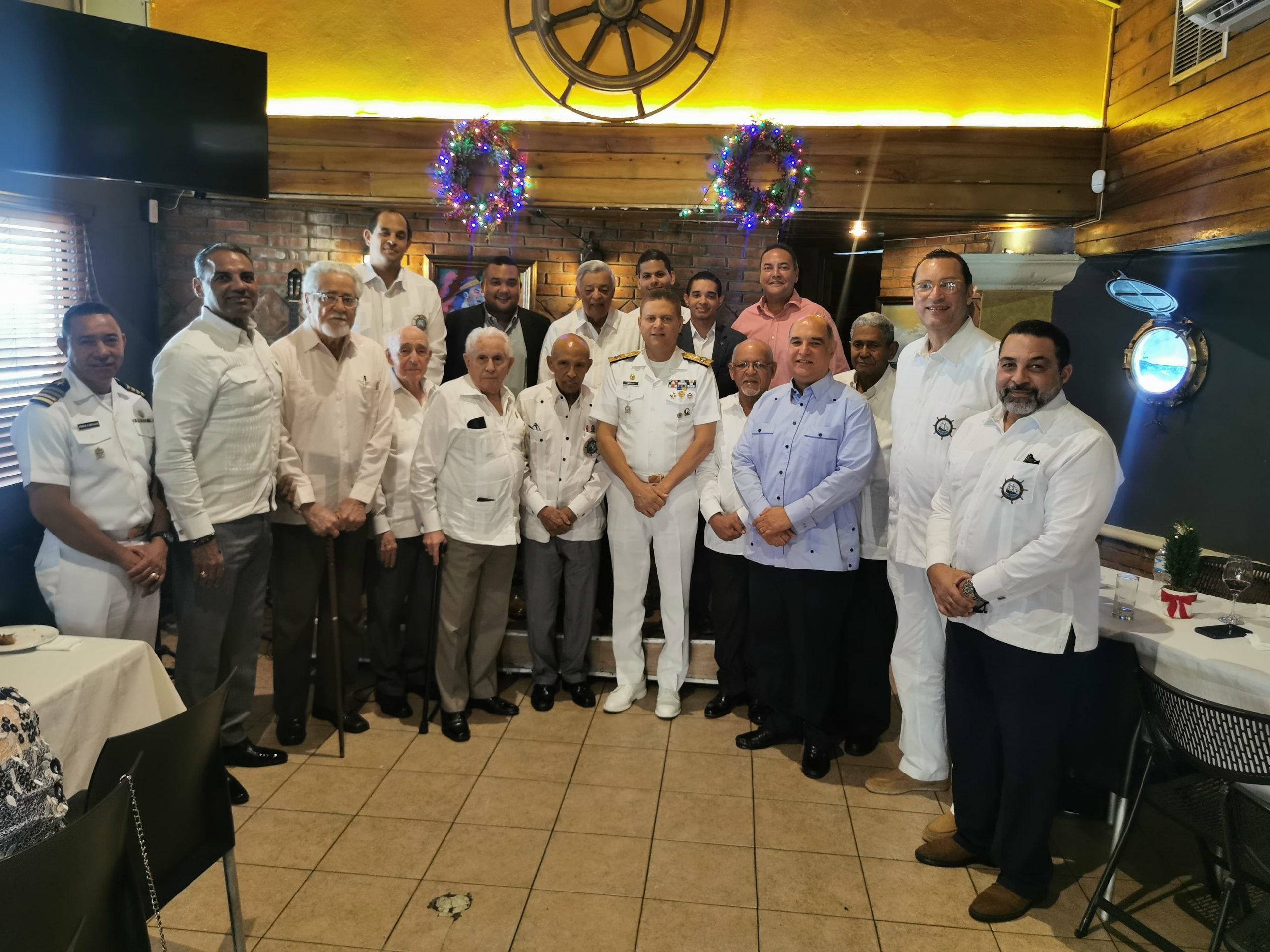 Vicealmirante Agustín Morillo Rodríguez Participa en el Tradicional Almuerzo Navideño de la Liga Naval Dominicana